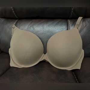 Brand new with tags SKIMS push up bra